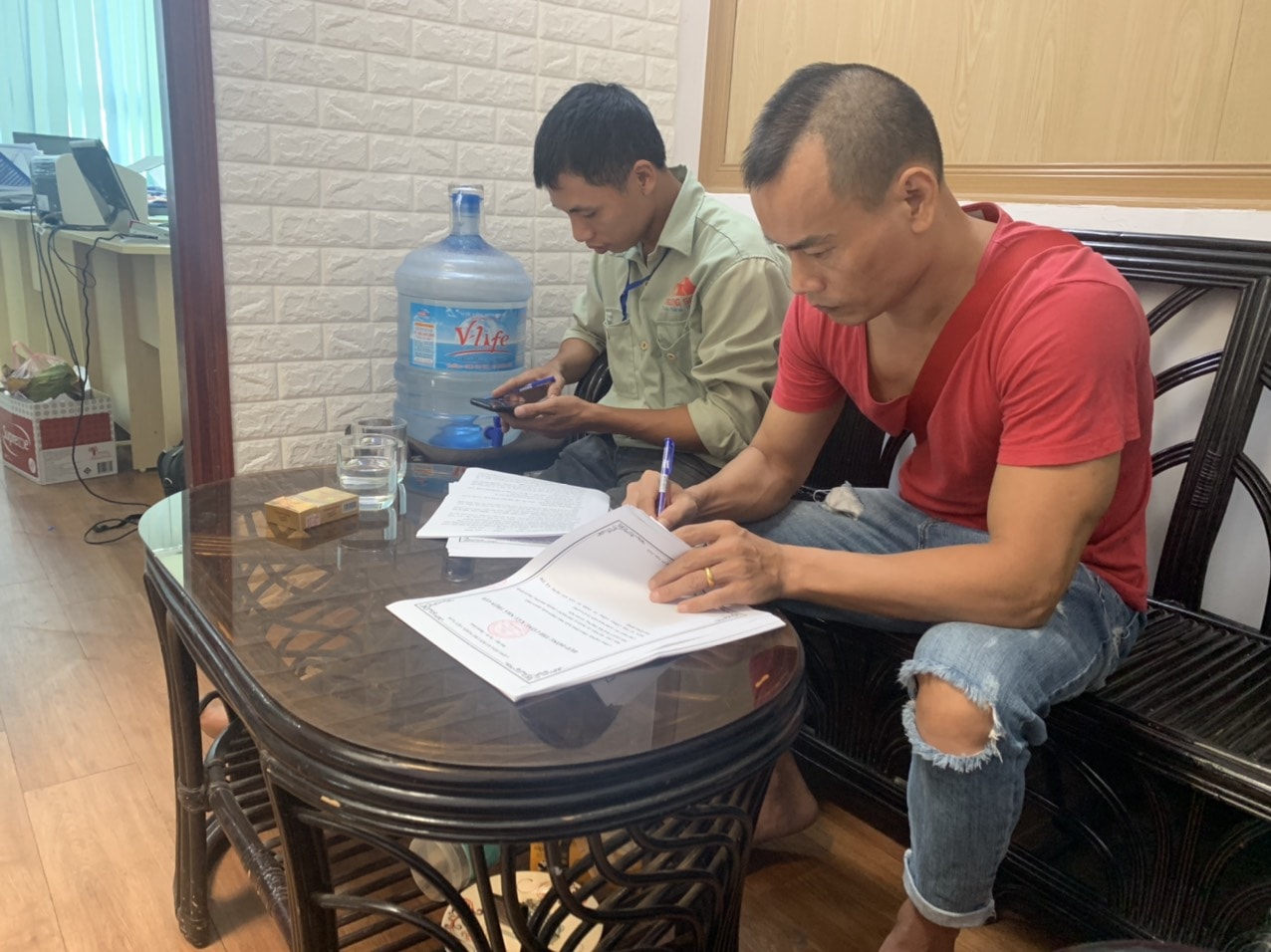 Ký kết hợp đồng xây nhà trọn gói giữa Trường Sinh và anh Nguyễn Tuấn Long